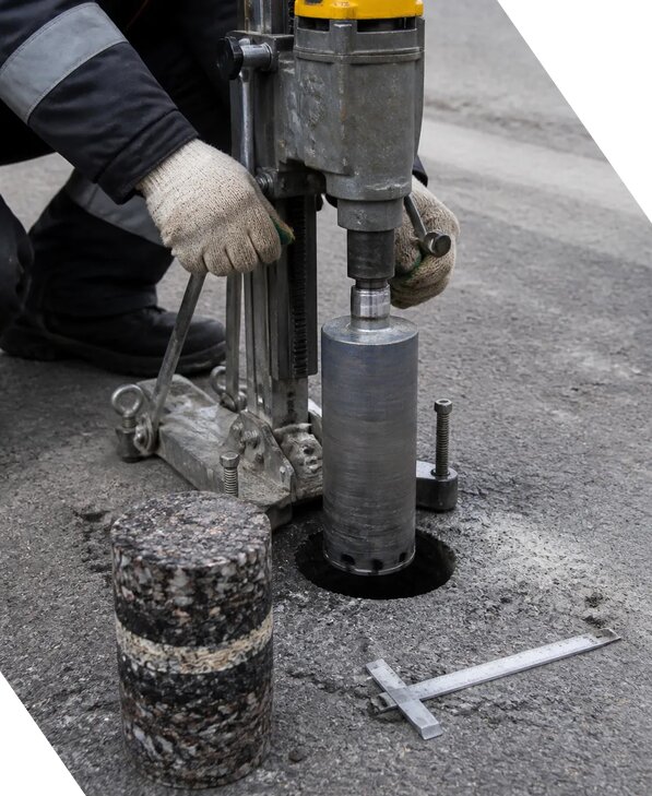 Отбор кернов асфальта для испытаний и обследований в Алексеевке